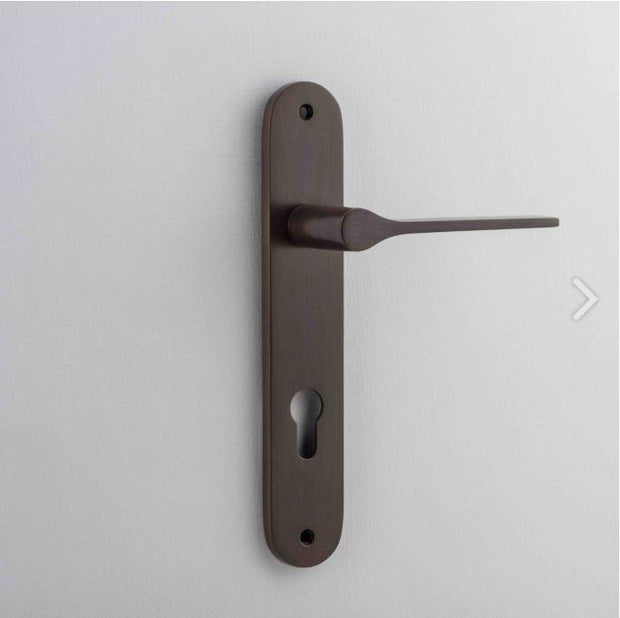 BANKSTON COMO DOOR LEVER OVAL BACKPLATE